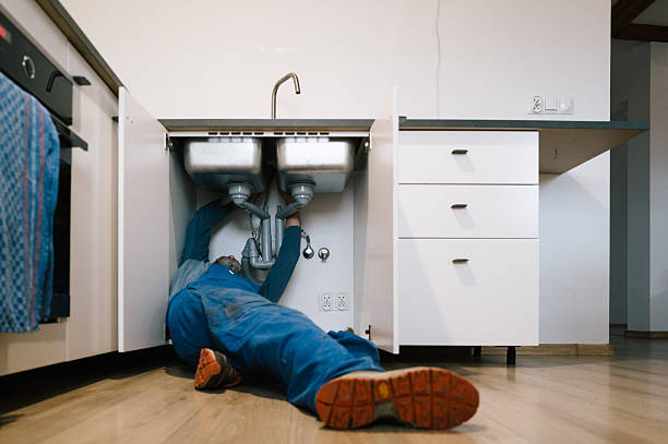 Professional Leak Detection technician working in East Marion, NY
